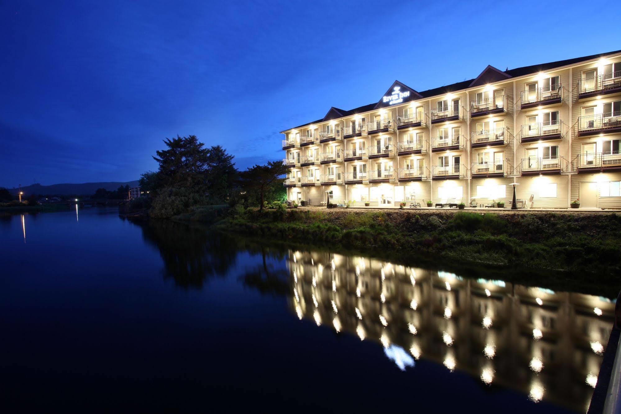 River Inn At Сисайд Экстерьер фото